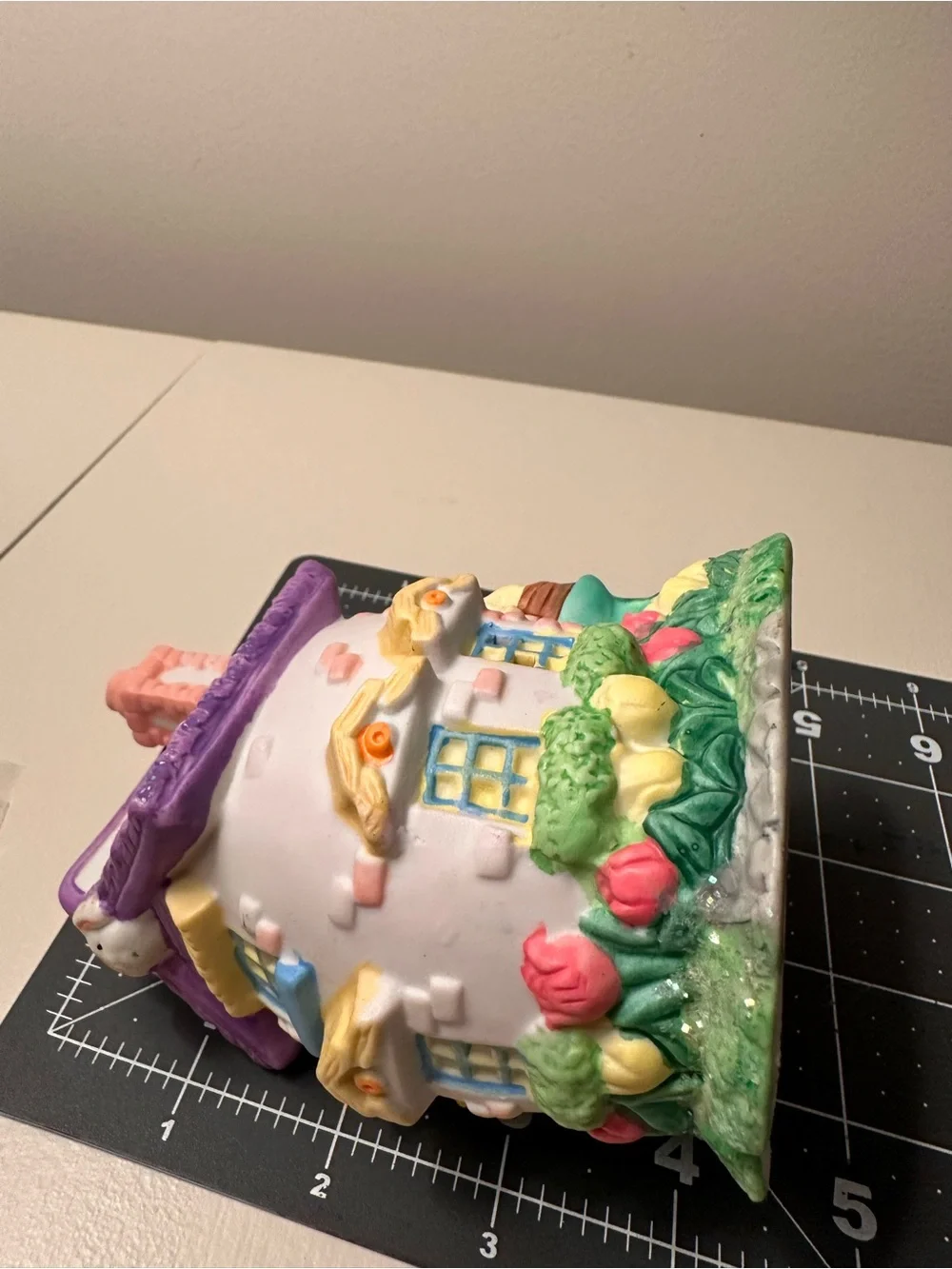 Vintage Hoppy Hollow House 2002 Easter Decor Pastel Bunny
